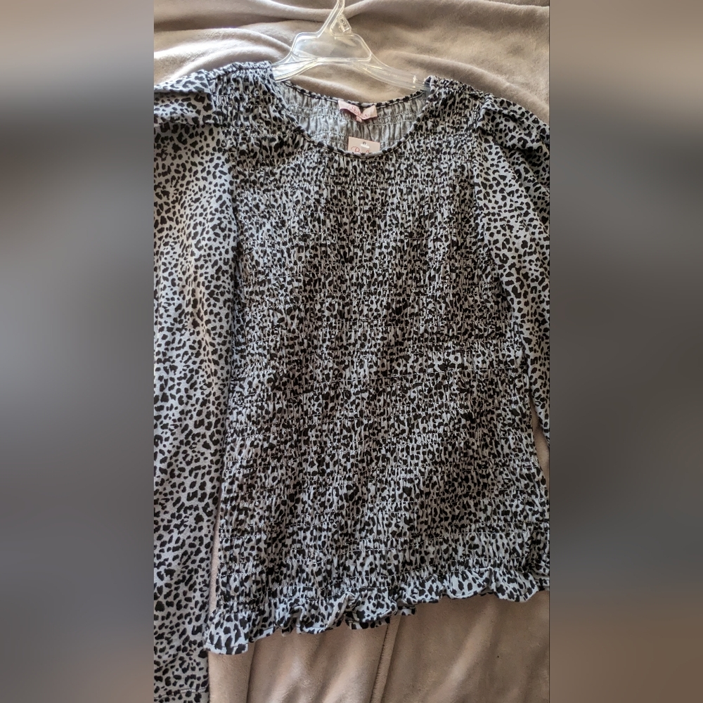 NWT Parker Top Leopard Print Long Sleeve ruched fabric - Picture 3 of 9